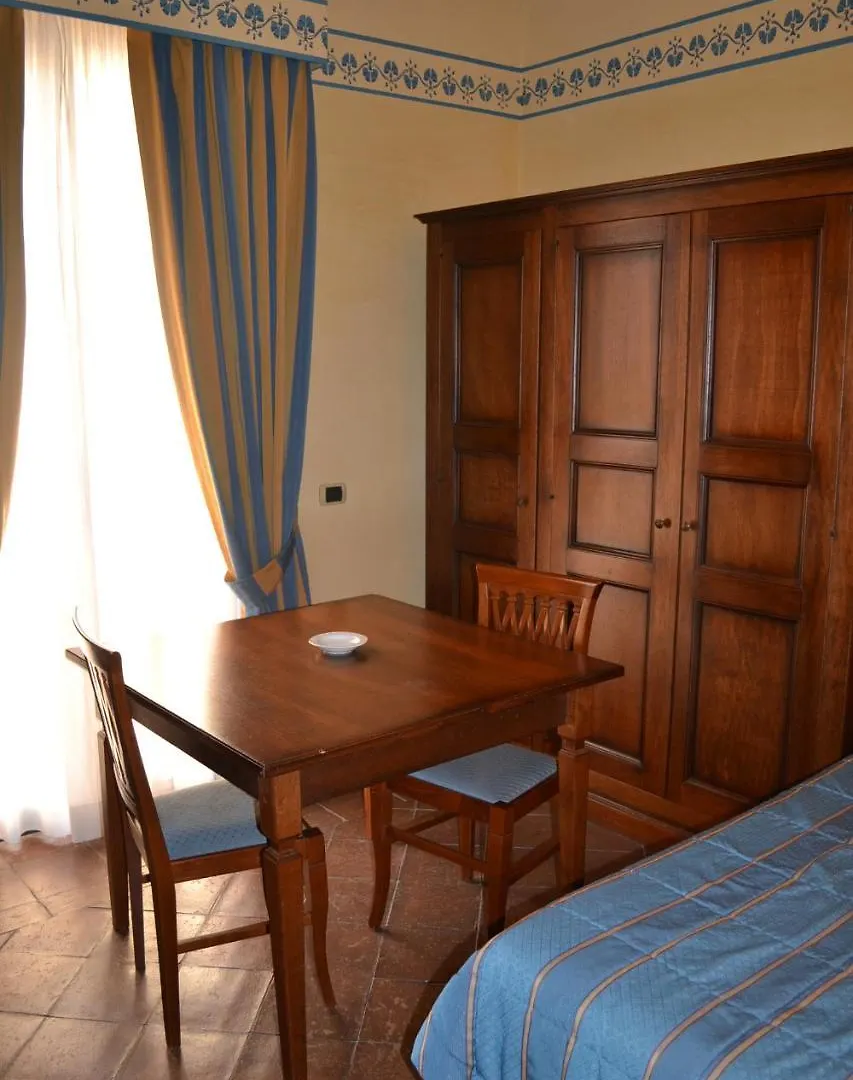 ***  Hotel La Ville Catánia Italië